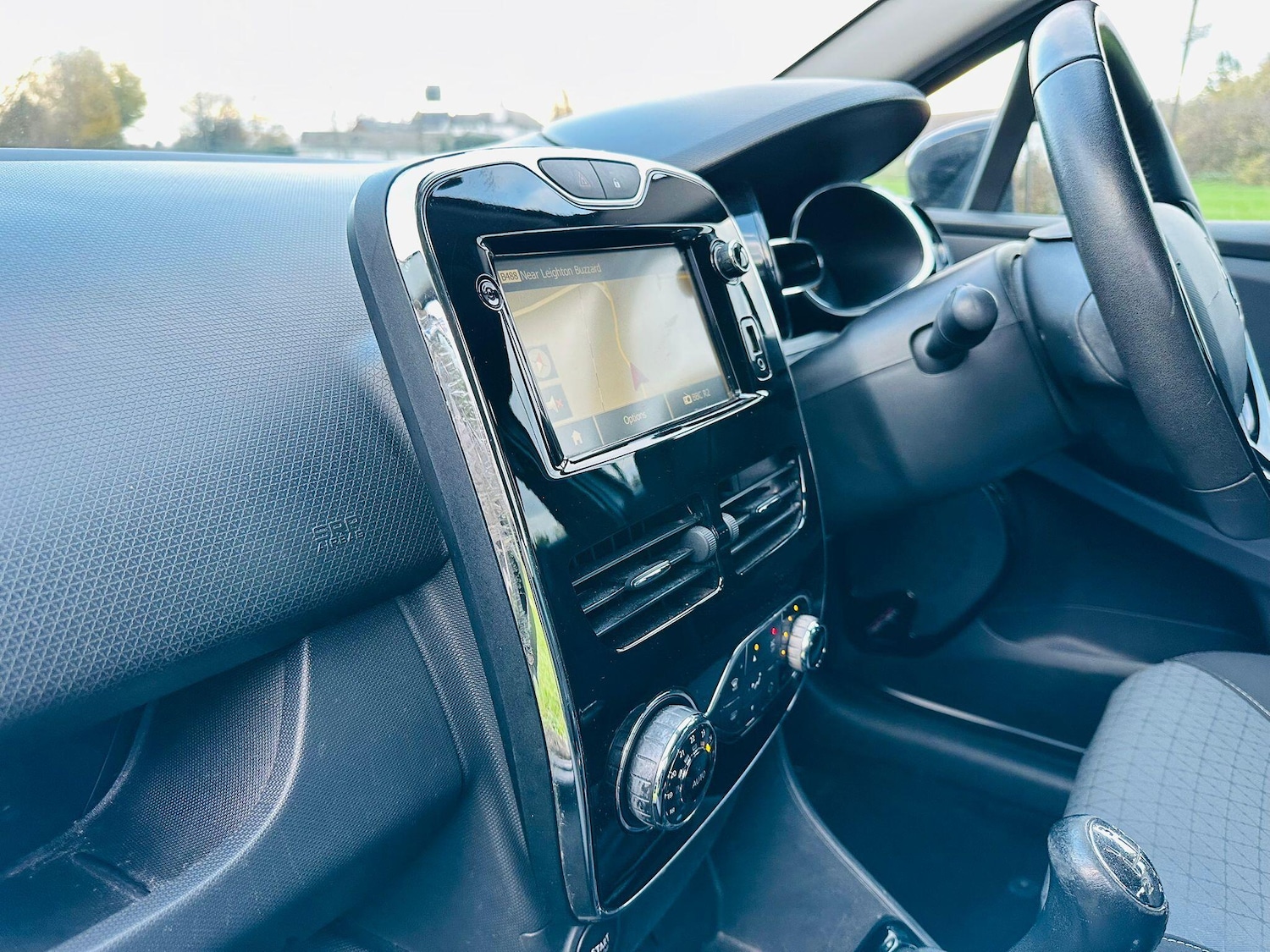 Used Renault Clio 2014 for sale - 76688512: Photo 29