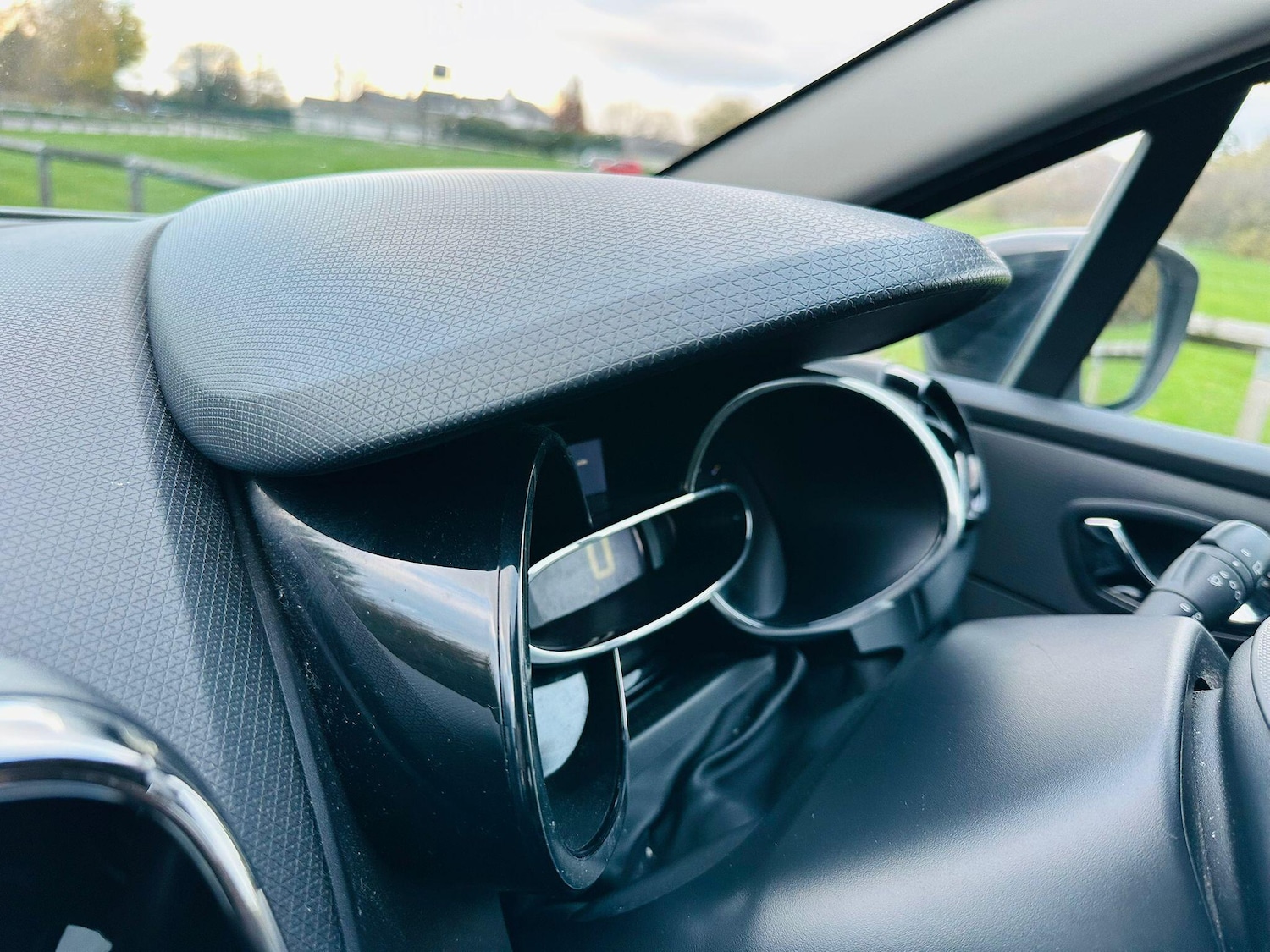 Used Renault Clio 2014 for sale - 76688512: Photo 31