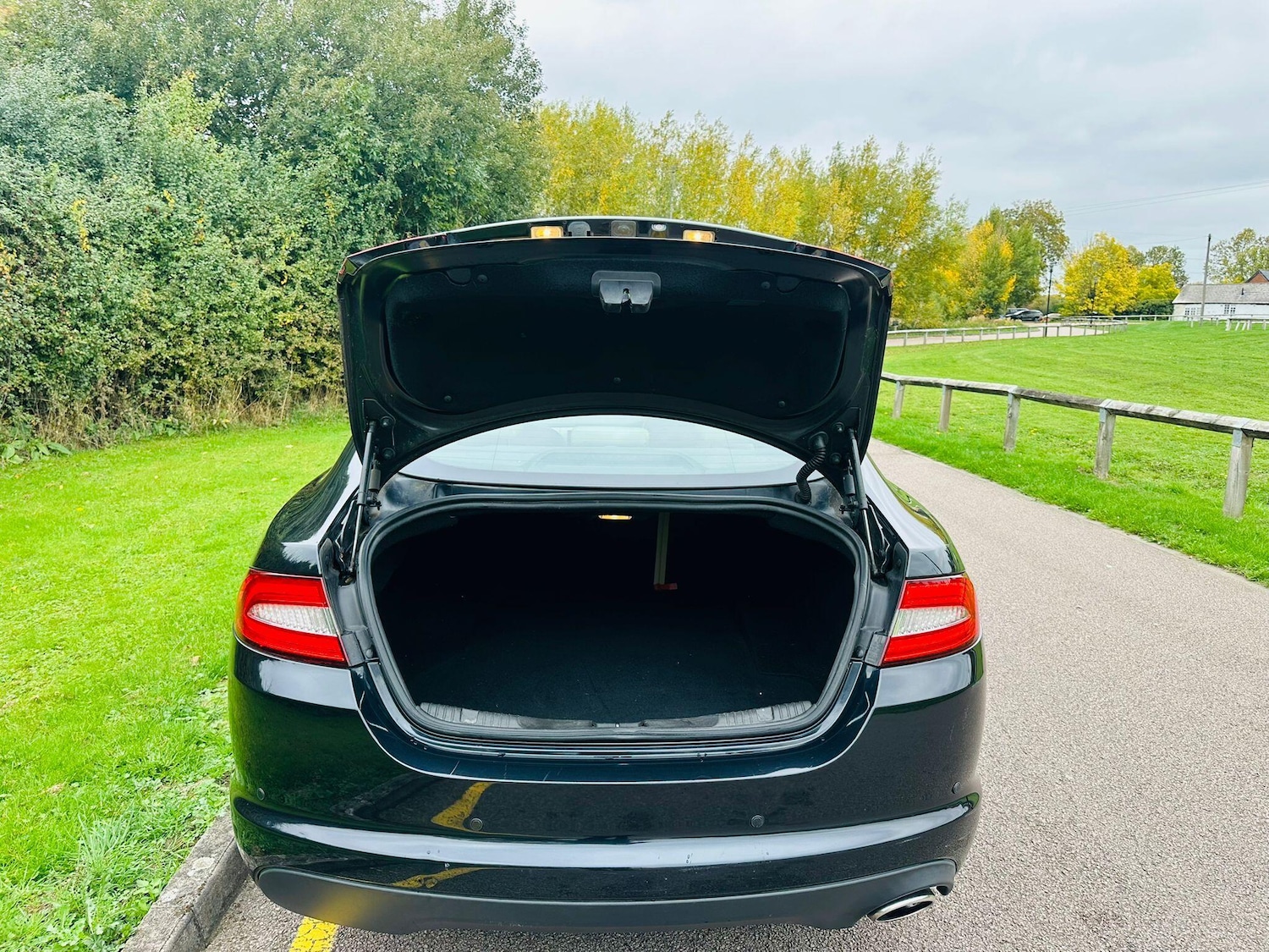 Used Jaguar XF 2011 for sale - 76689083: Photo 17