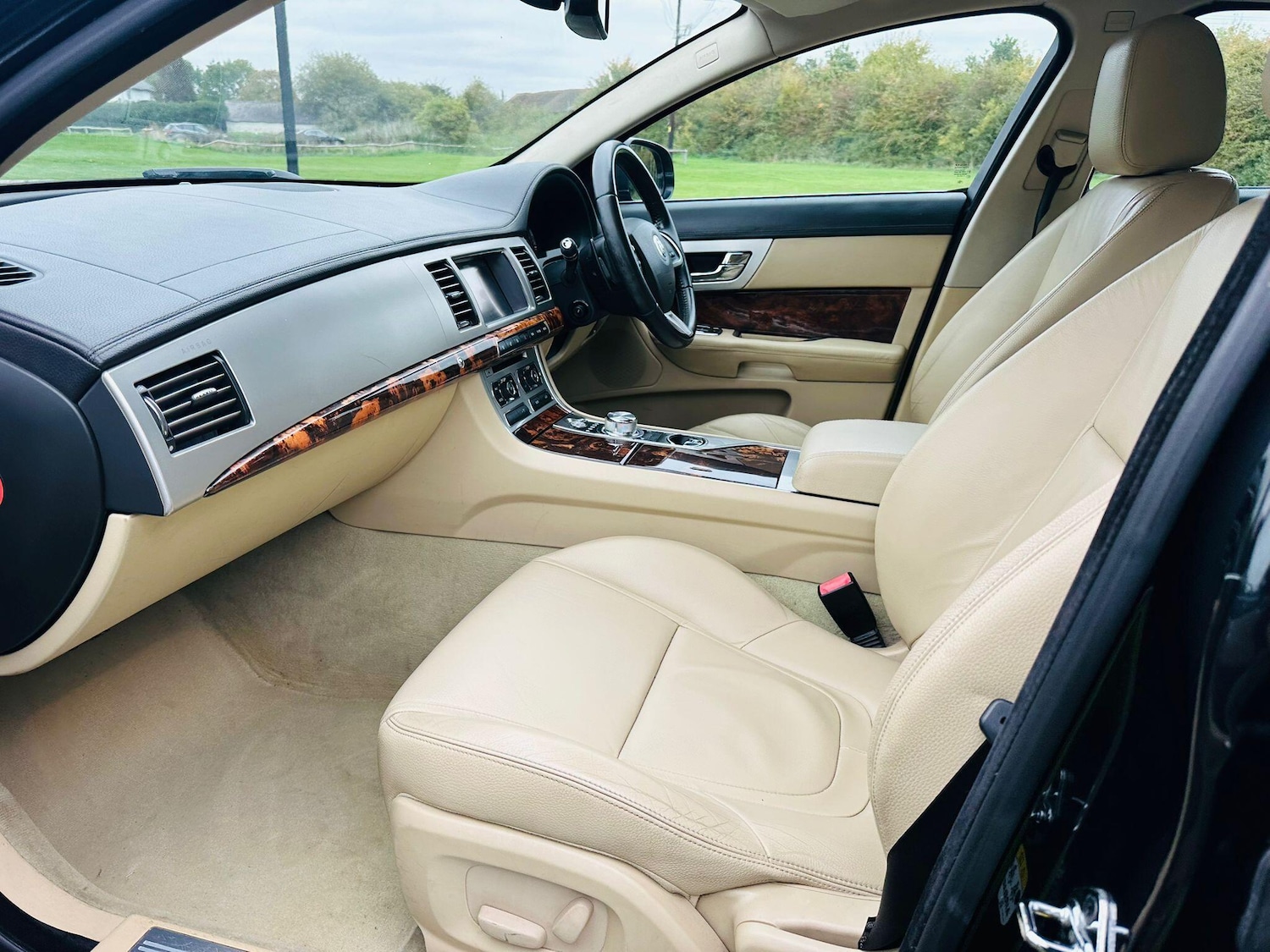 Used Jaguar XF 2011 for sale - 76689083: Photo 23