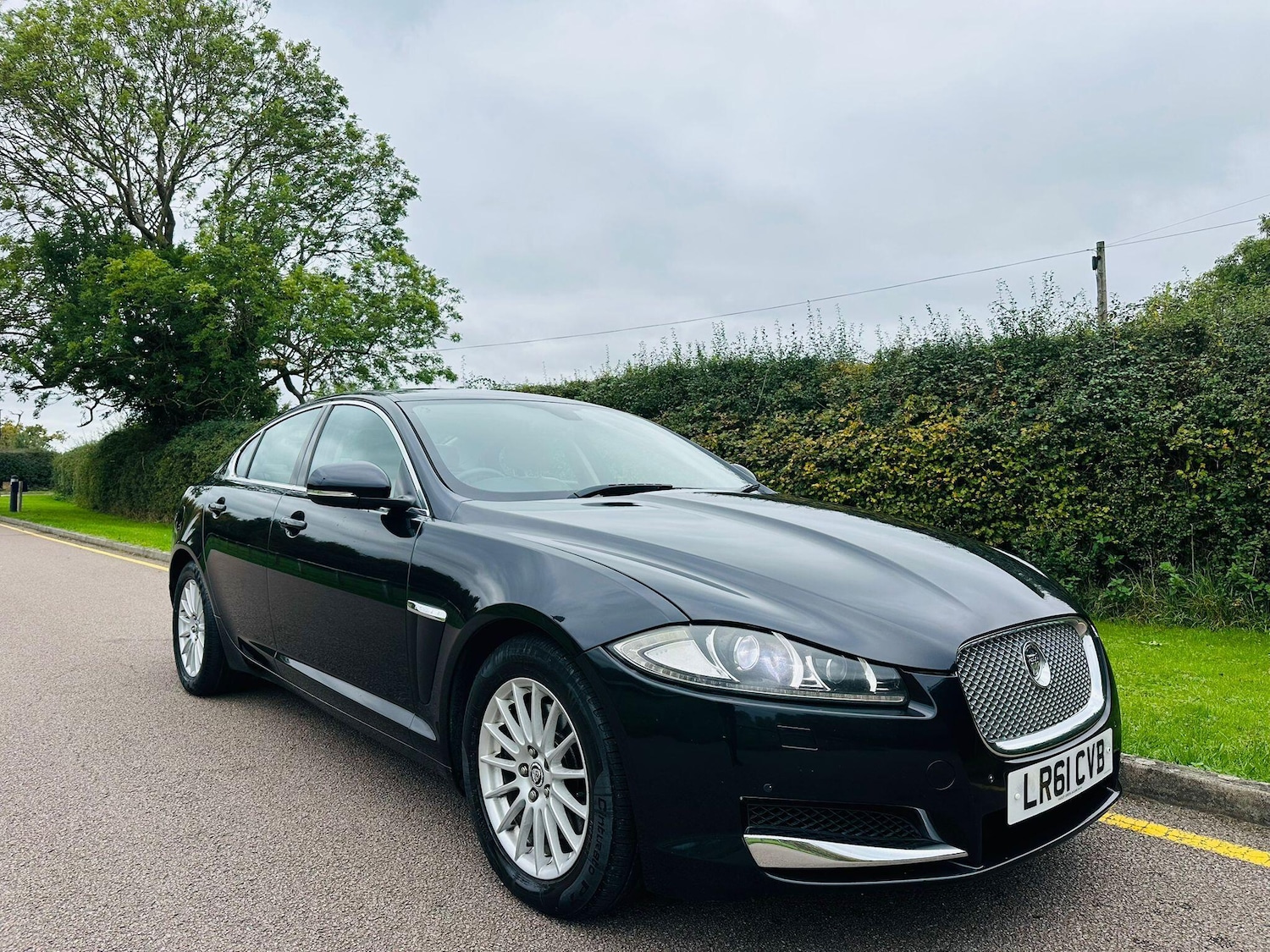 Used Jaguar XF 2011 for sale - 76689083: Photo 3