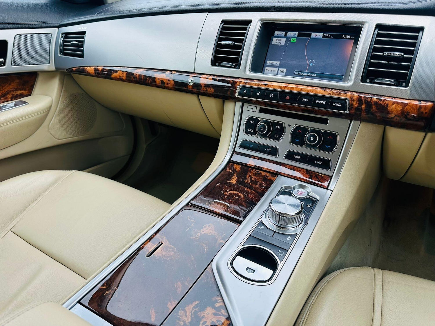 Used Jaguar XF 2011 for sale - 76689083: Photo 31