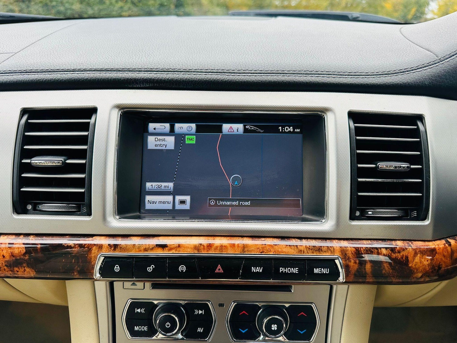 Used Jaguar XF 2011 for sale - 76689083: Photo 32