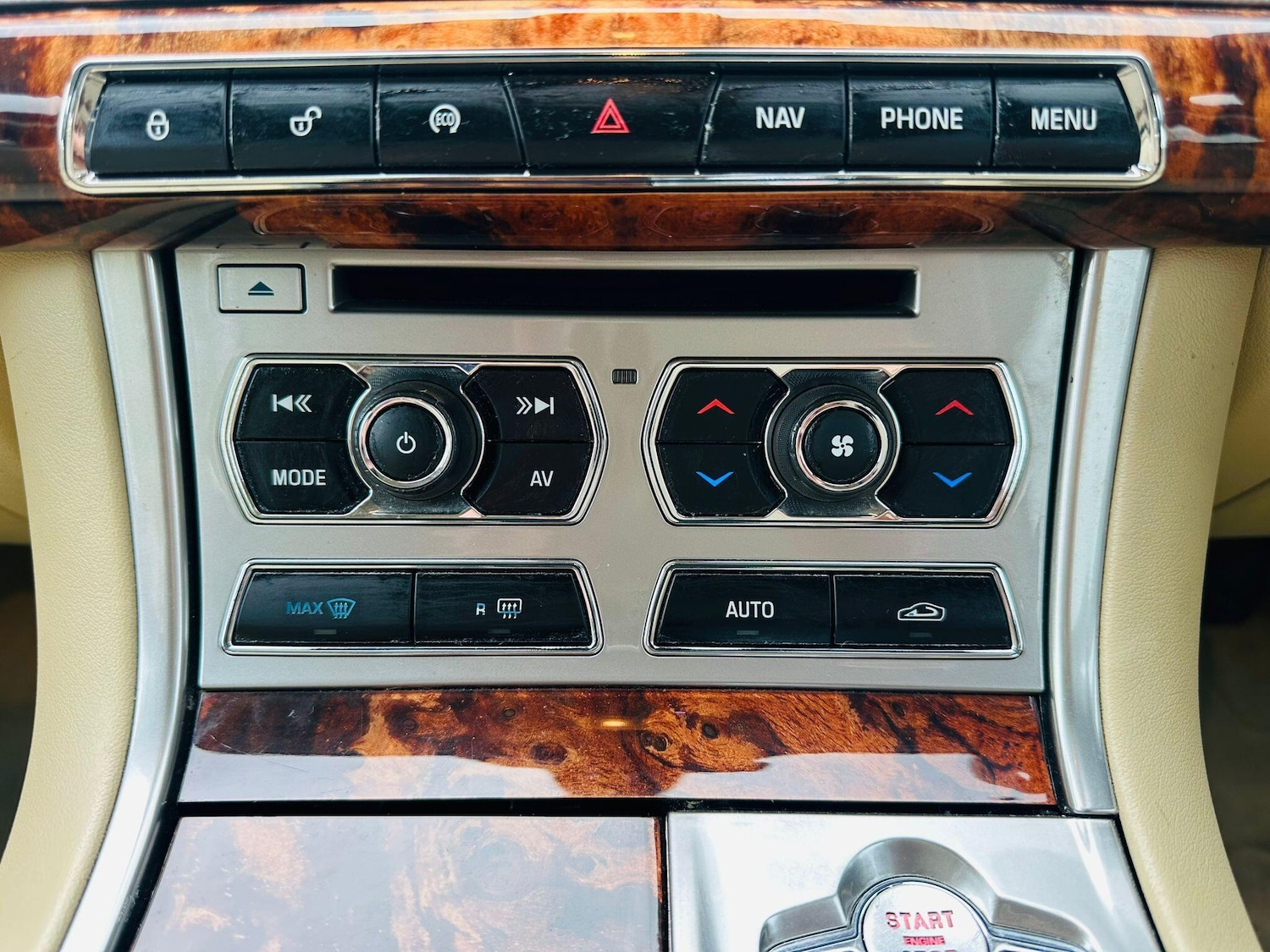 Used Jaguar XF 2011 for sale - 76689083: Photo 33