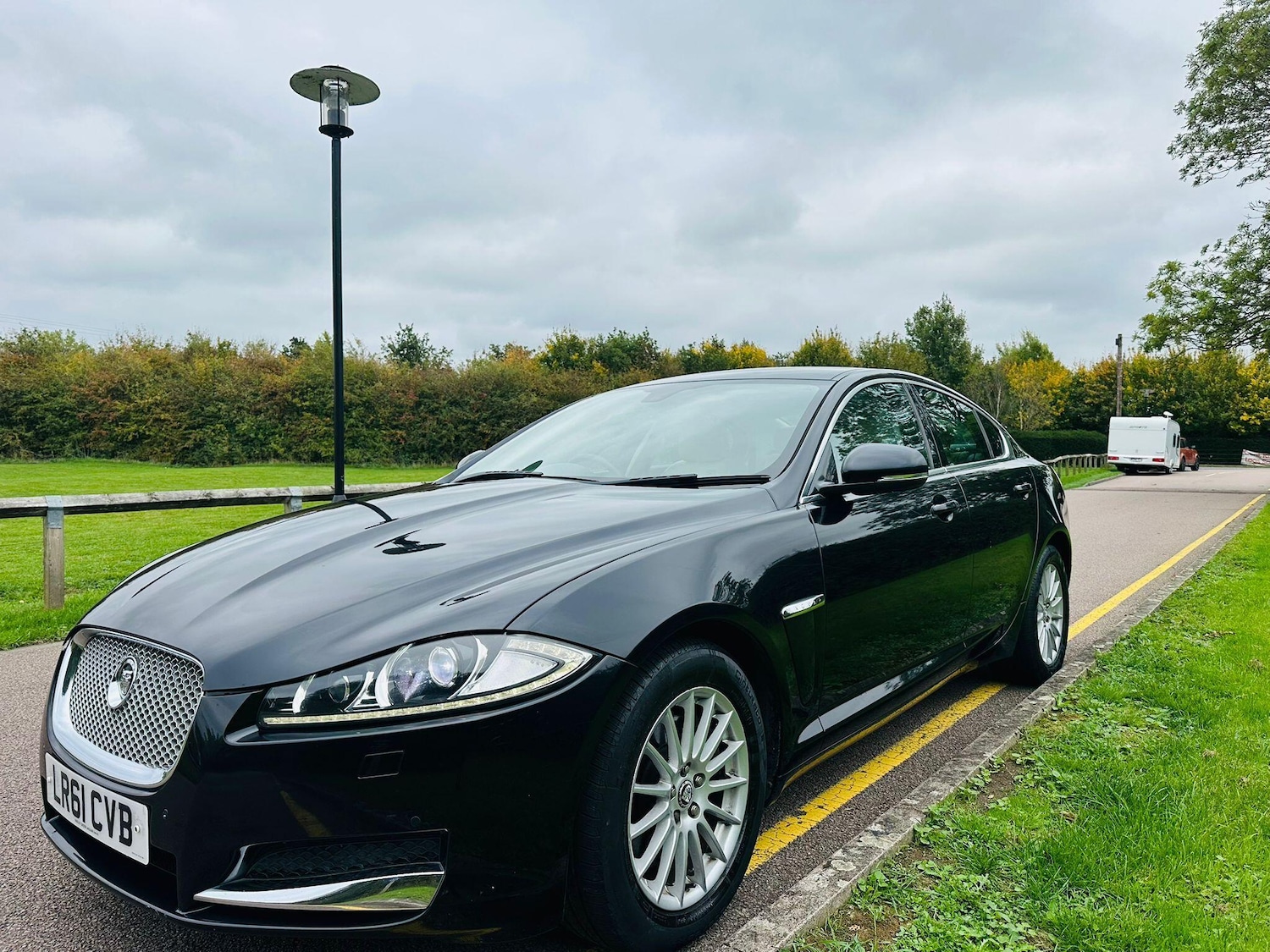 Used Jaguar XF 2011 for sale - 76689083: Photo 4