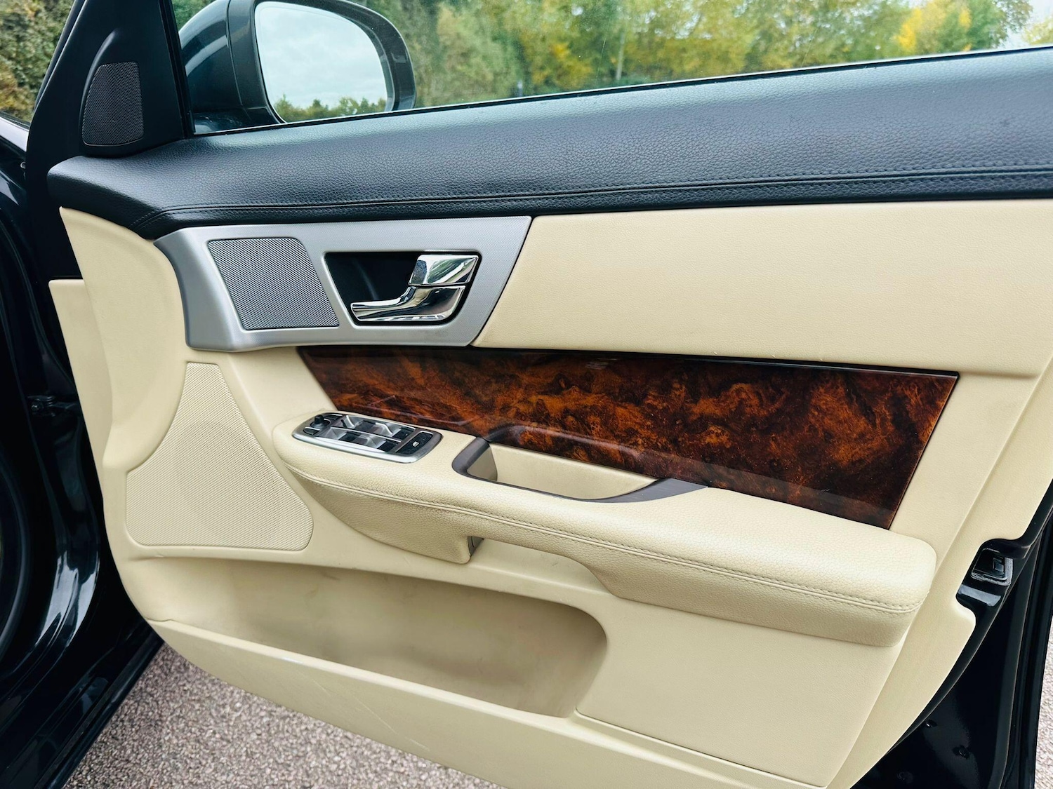 Used Jaguar XF 2011 for sale - 76689083: Photo 45