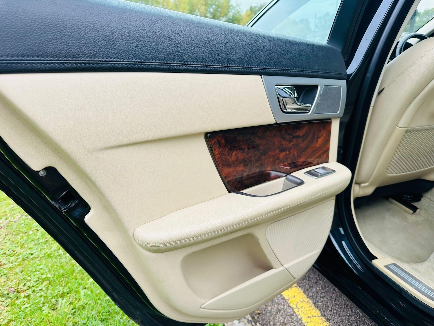 Used Jaguar XF 2011 for sale - 76689083: Photo 47