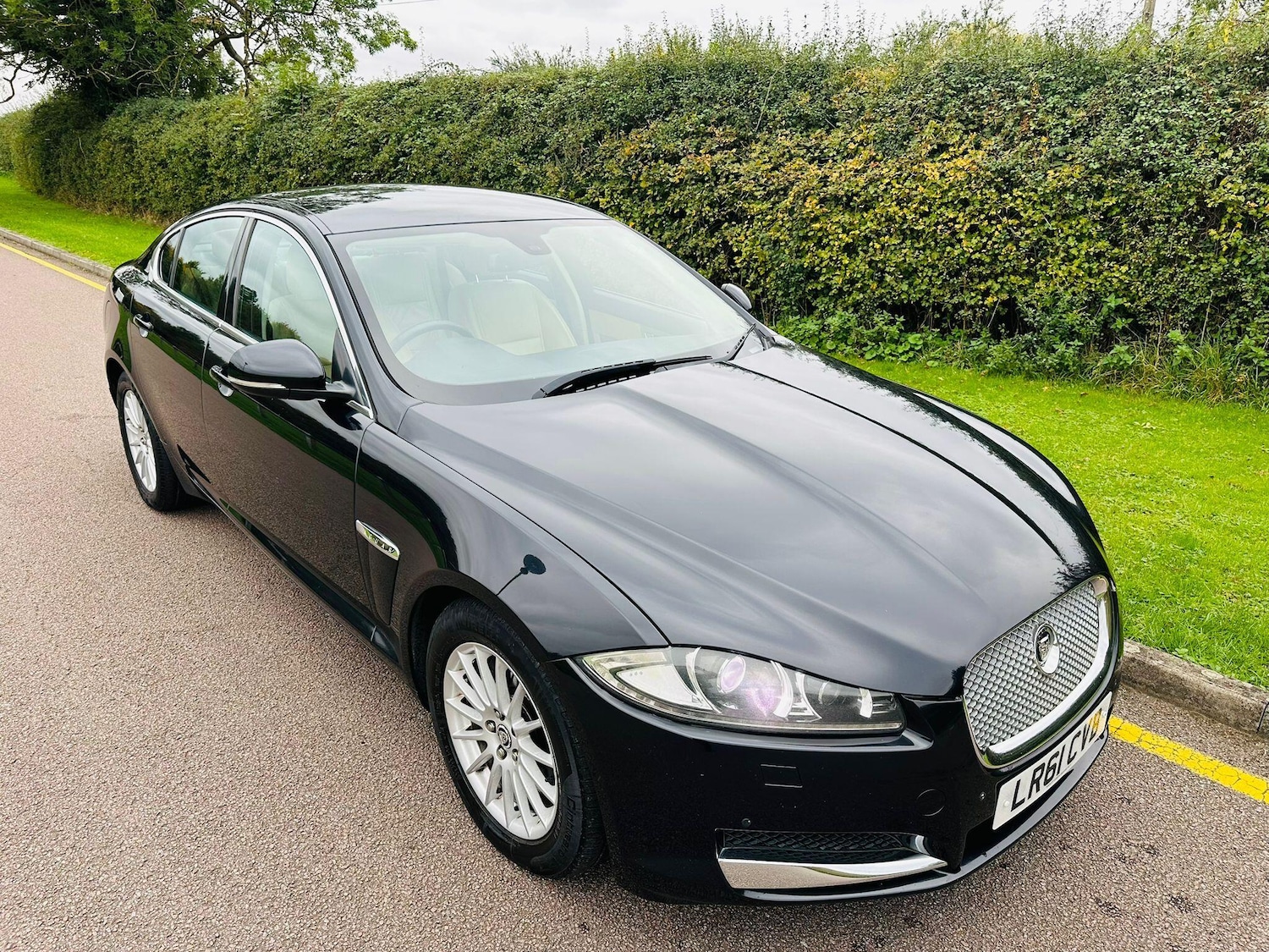 Used Jaguar XF 2011 for sale - 76689083: Photo 5