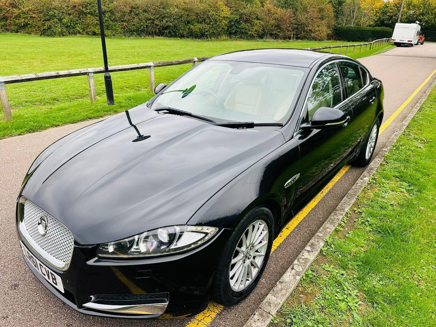 Used Jaguar XF 2011 for sale - 76689083: Photo 6