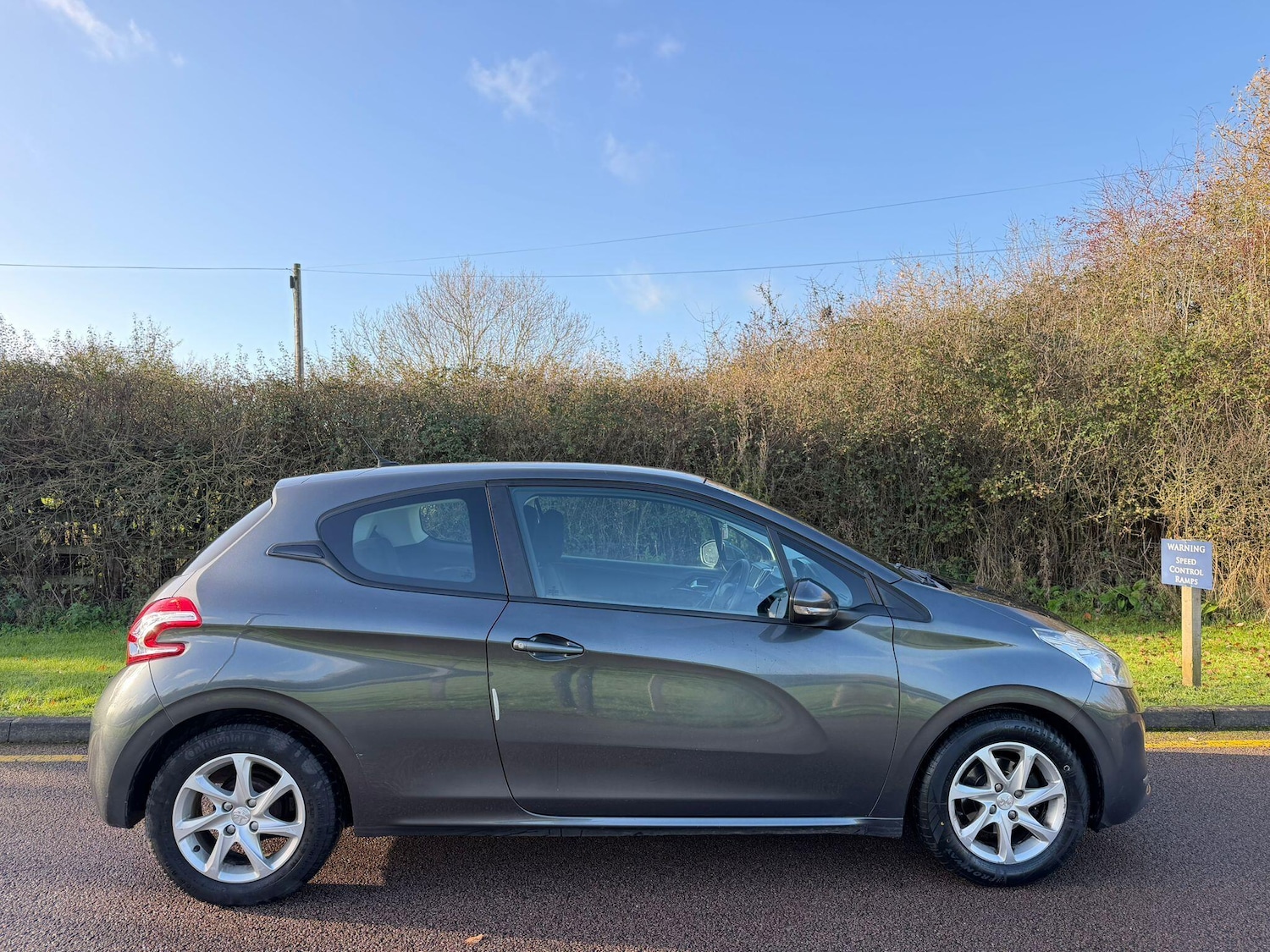 Used Peugeot 208 2014 for sale - 76743009: Photo 11