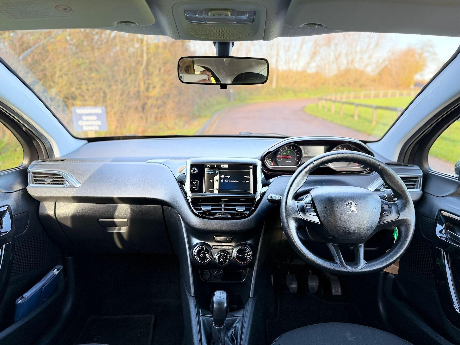 Used Peugeot 208 2014 for sale - 76743009: Photo 18