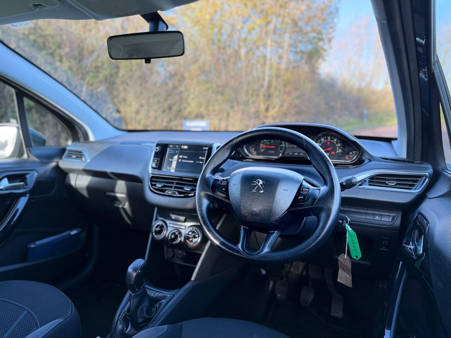 Used Peugeot 208 2014 for sale - 76743009: Photo 19