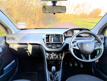 Used Peugeot 208 2014 for sale - 76743009: Photo