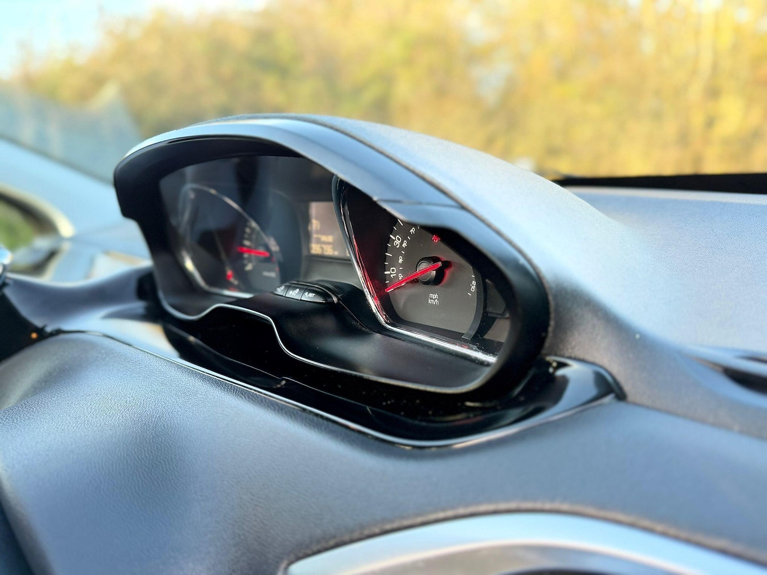 Used Peugeot 208 2014 for sale - 76743009: Photo 32