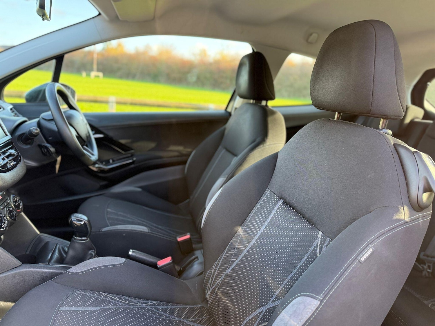 Used Peugeot 208 2014 for sale - 76743009: Photo 37