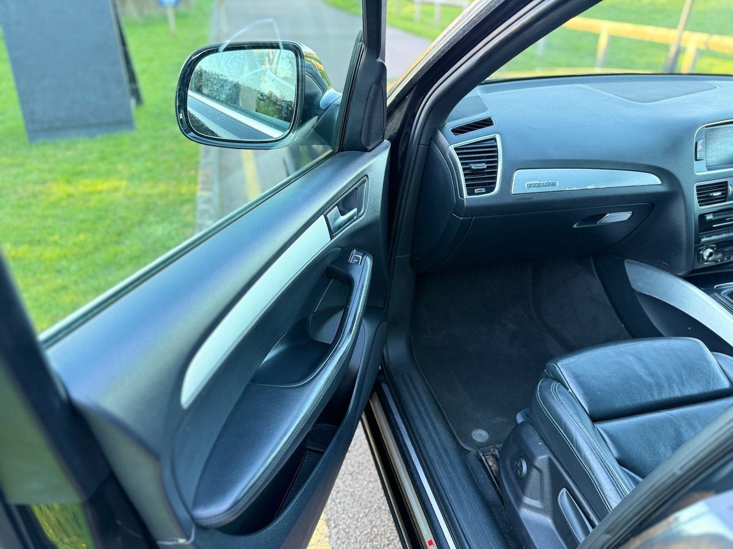 Used Audi Q5 2014 for sale - 77939285: Photo 44