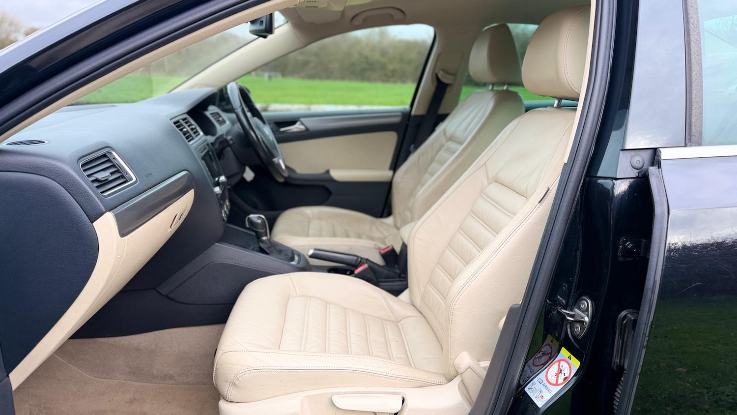 Used Volkswagen Jetta 2011 for sale - 77845423: Photo 17