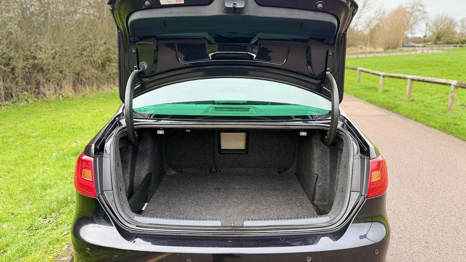 Used Volkswagen Jetta 2011 for sale - 77845423: Photo 19