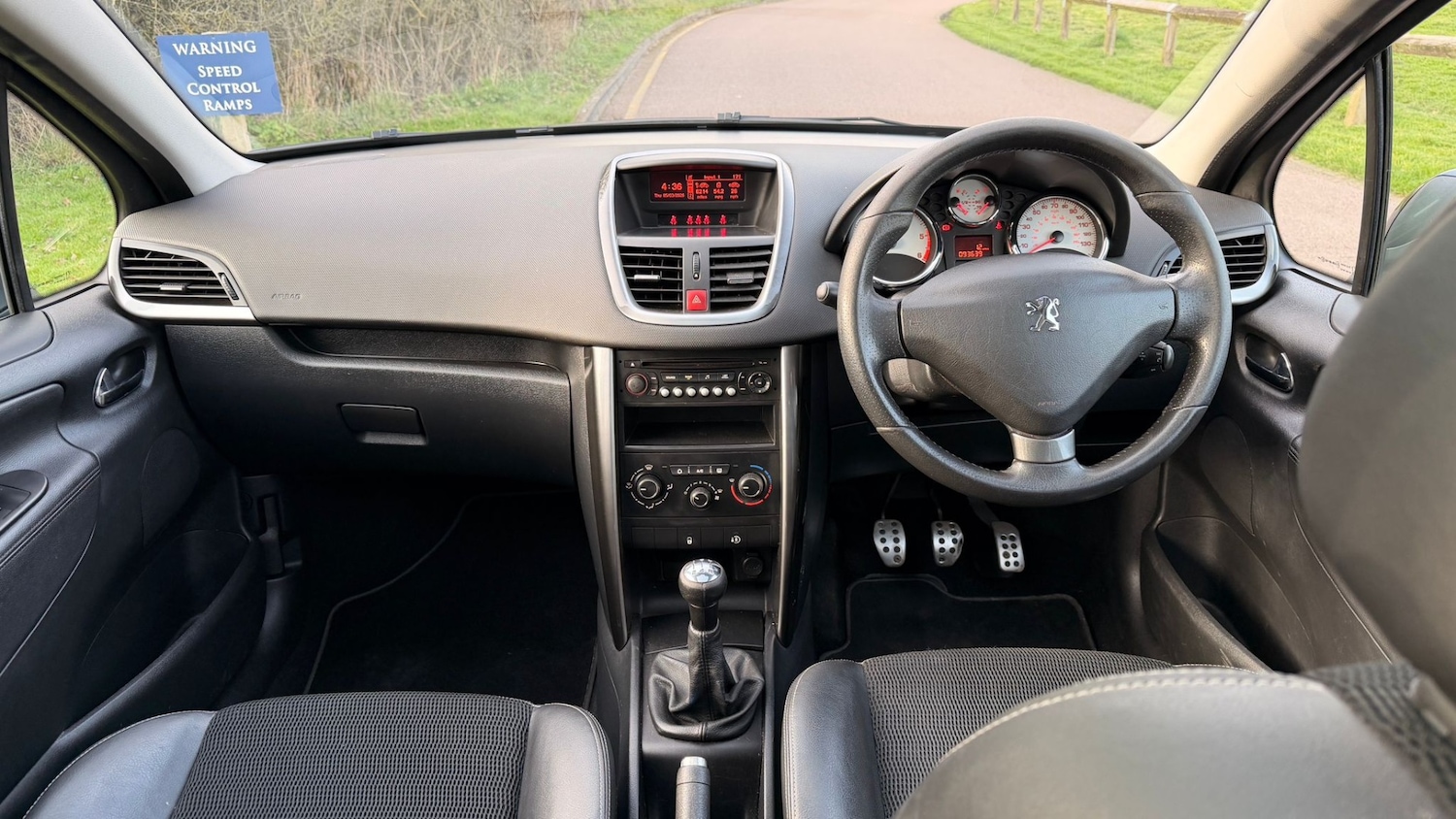 Used Peugeot 207 2011 for sale - 77845276: Photo 18