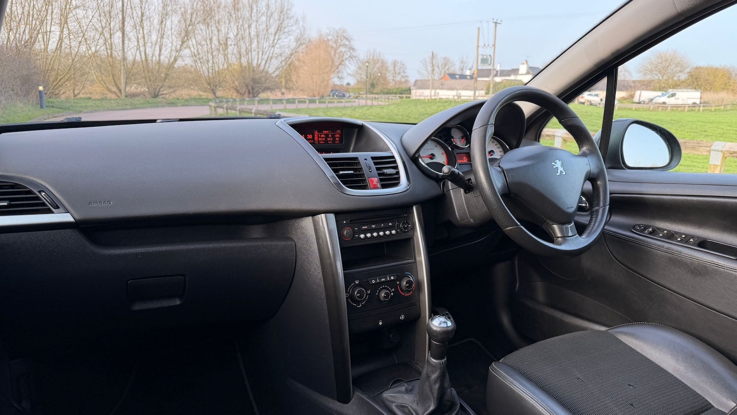 Used Peugeot 207 2011 for sale - 77845276: Photo 20