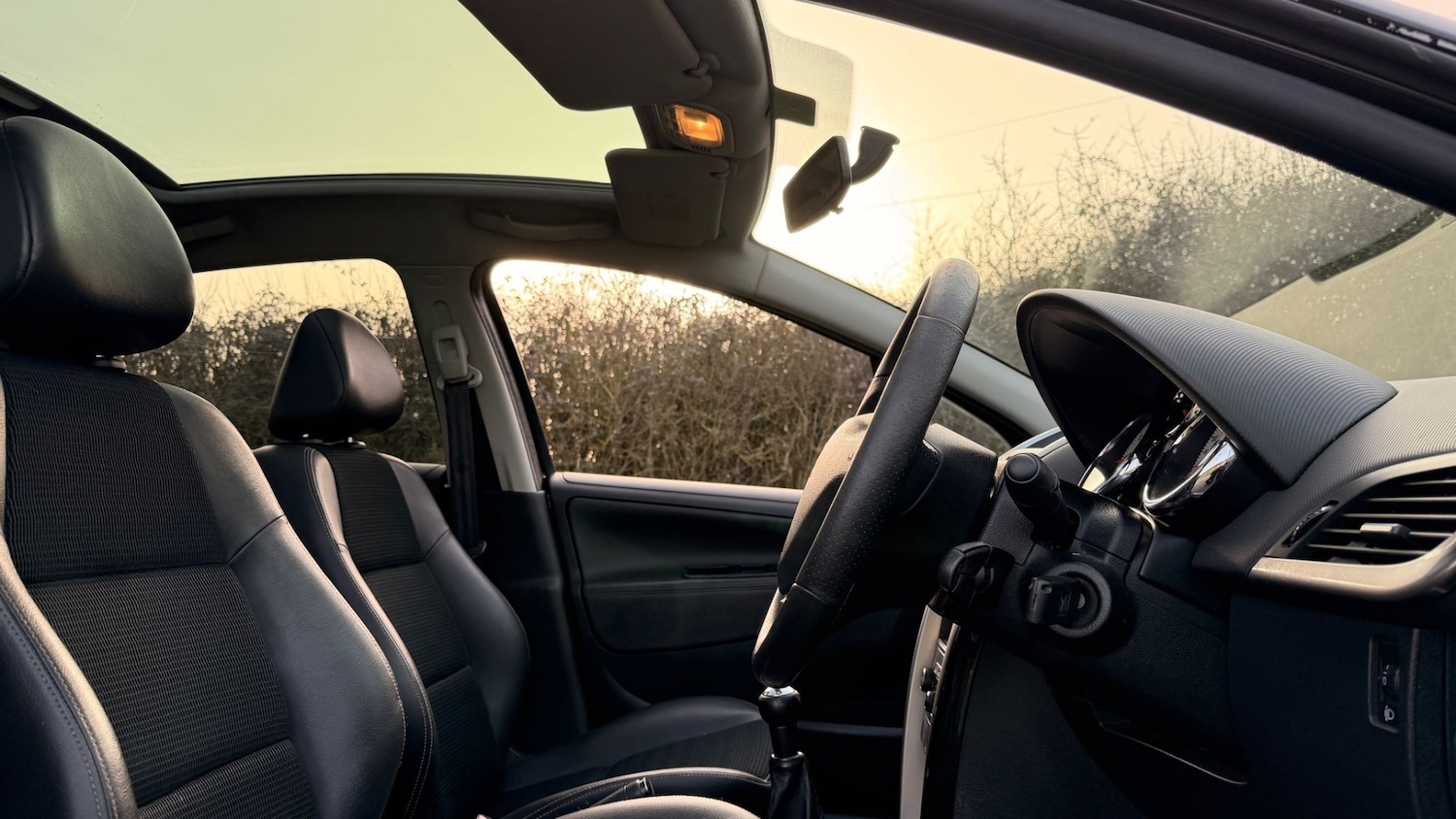 Used Peugeot 207 2011 for sale - 77845276: Photo 23