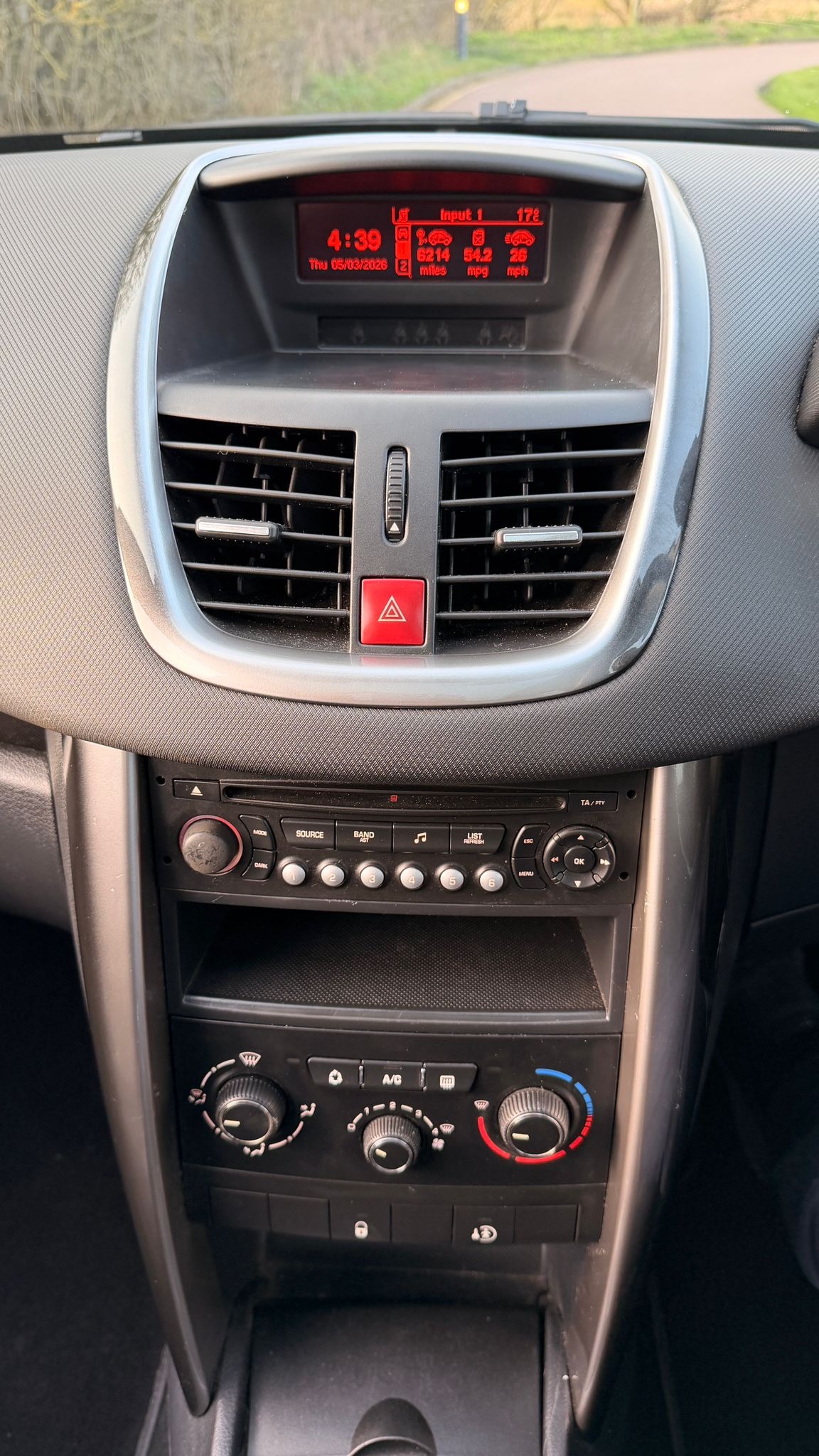 Used Peugeot 207 2011 for sale - 77845276: Photo 24