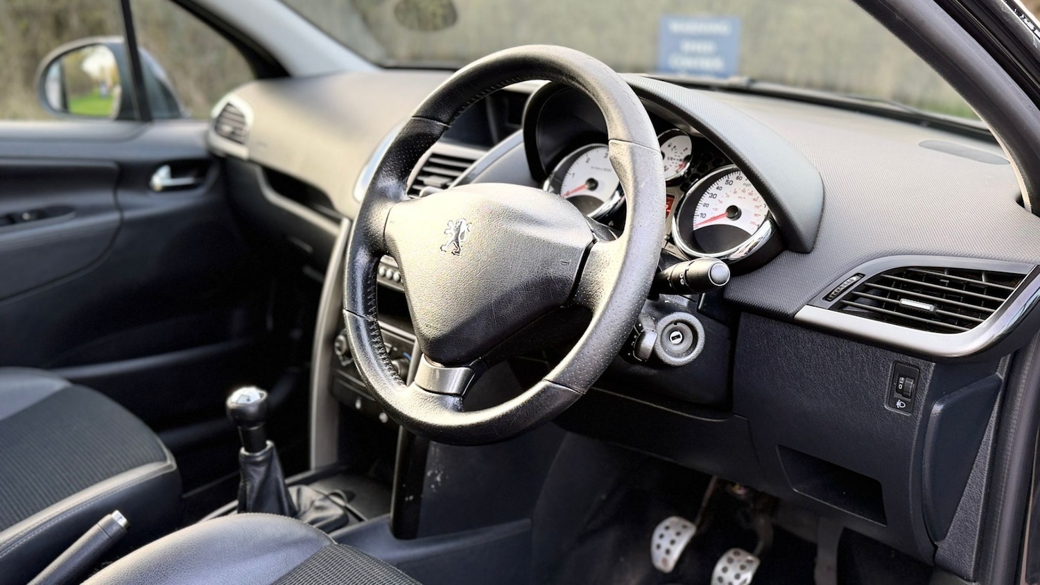 Used Peugeot 207 2011 for sale - 77845276: Photo 26