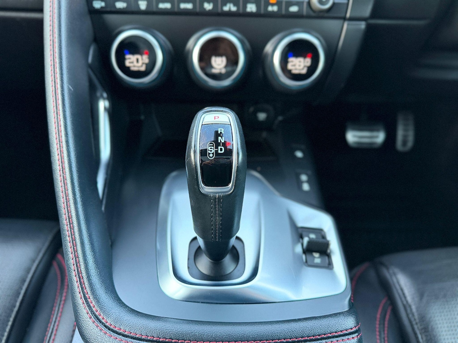 Used Jaguar E-Pace 2019 for sale - 76899249: Photo 24