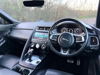 Used Jaguar E-Pace 2019 for sale - 76899249: Photo