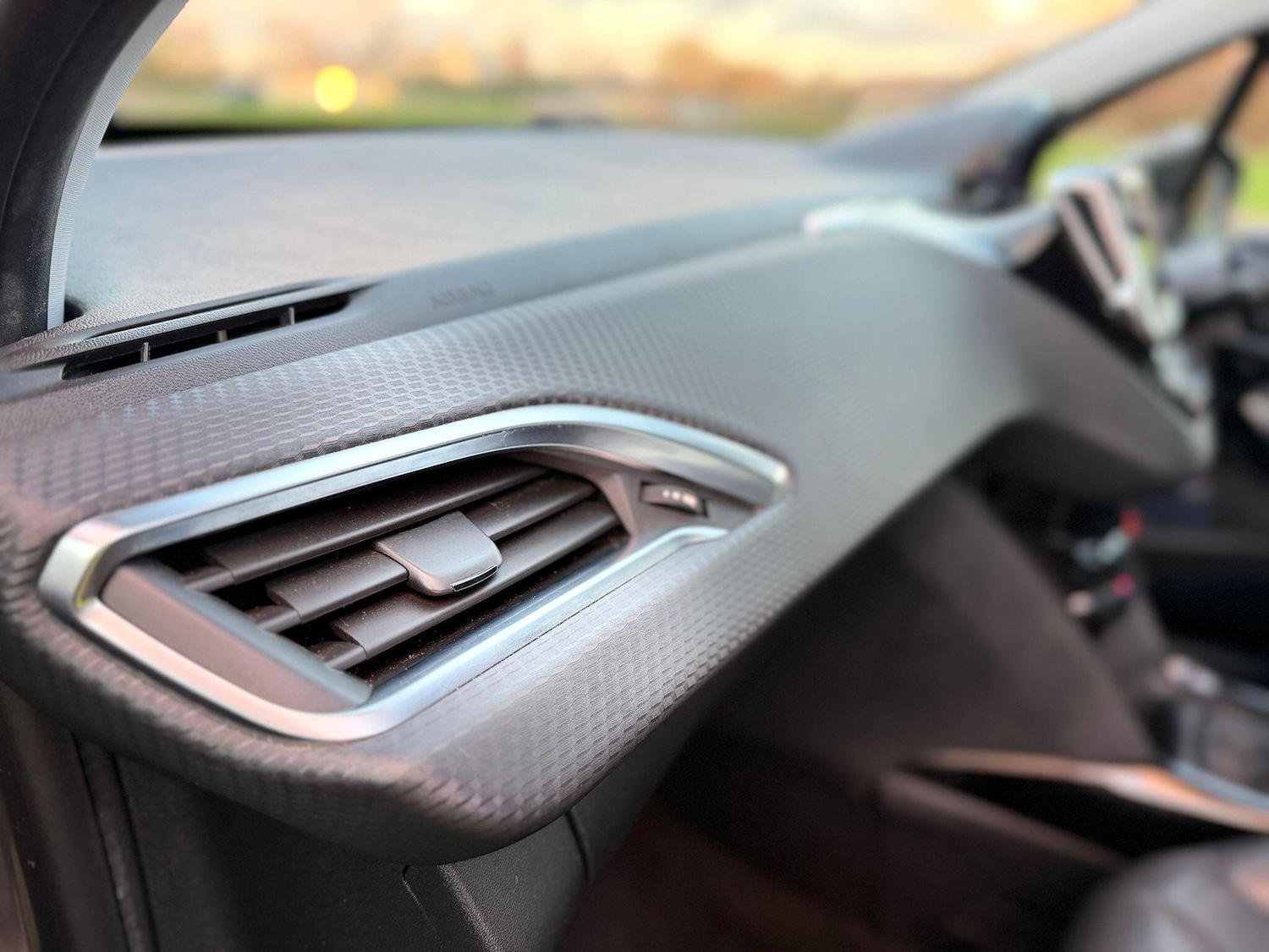 Used Peugeot 2008 2016 for sale - 76701747: Photo 35