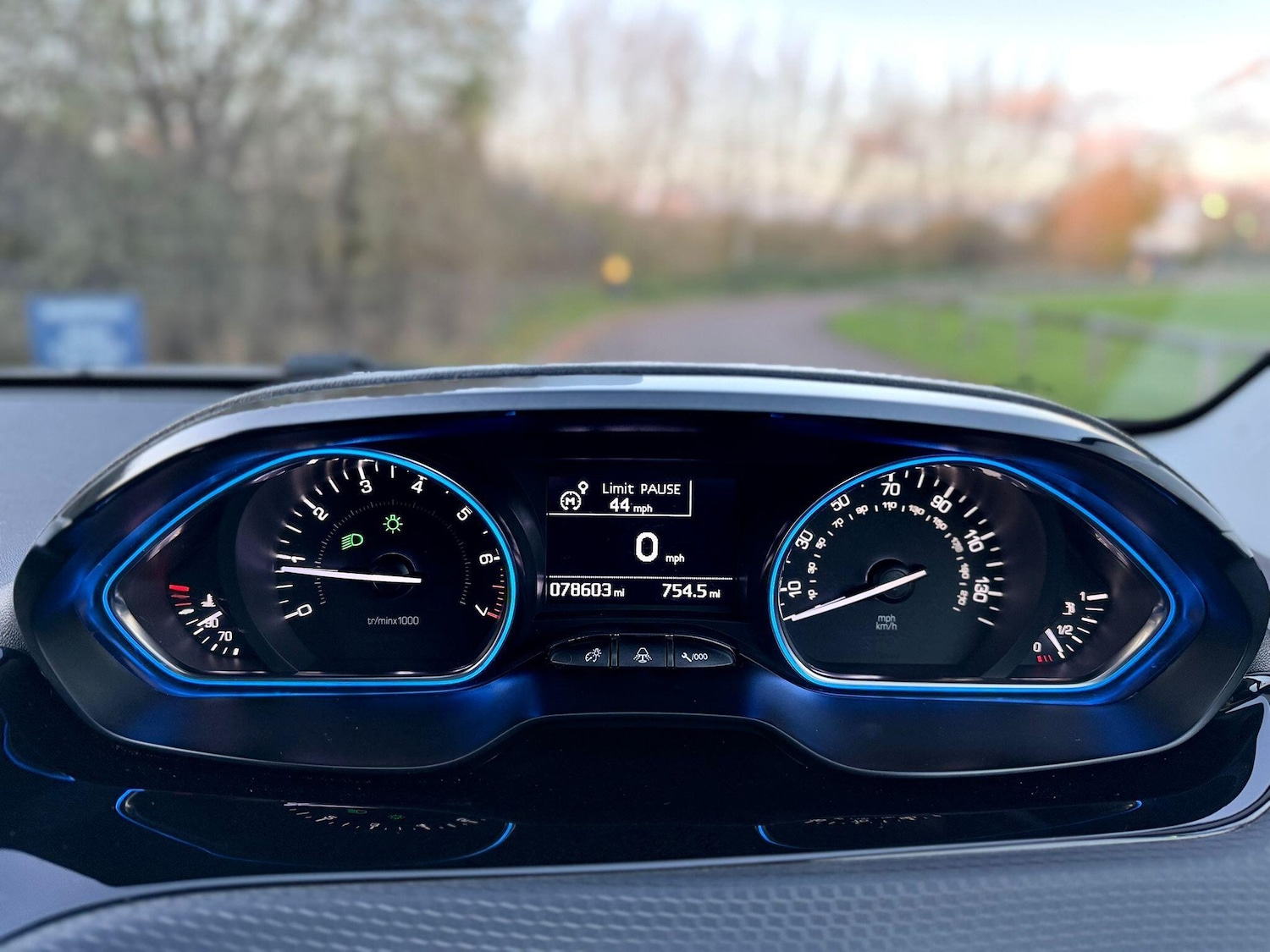 Used Peugeot 2008 2016 for sale - 76701747: Photo 41