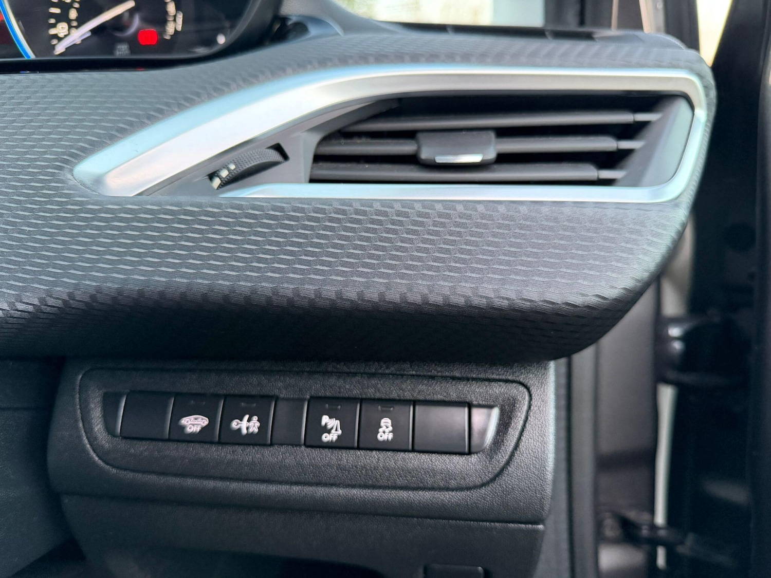 Used Peugeot 2008 2016 for sale - 76701747: Photo 44