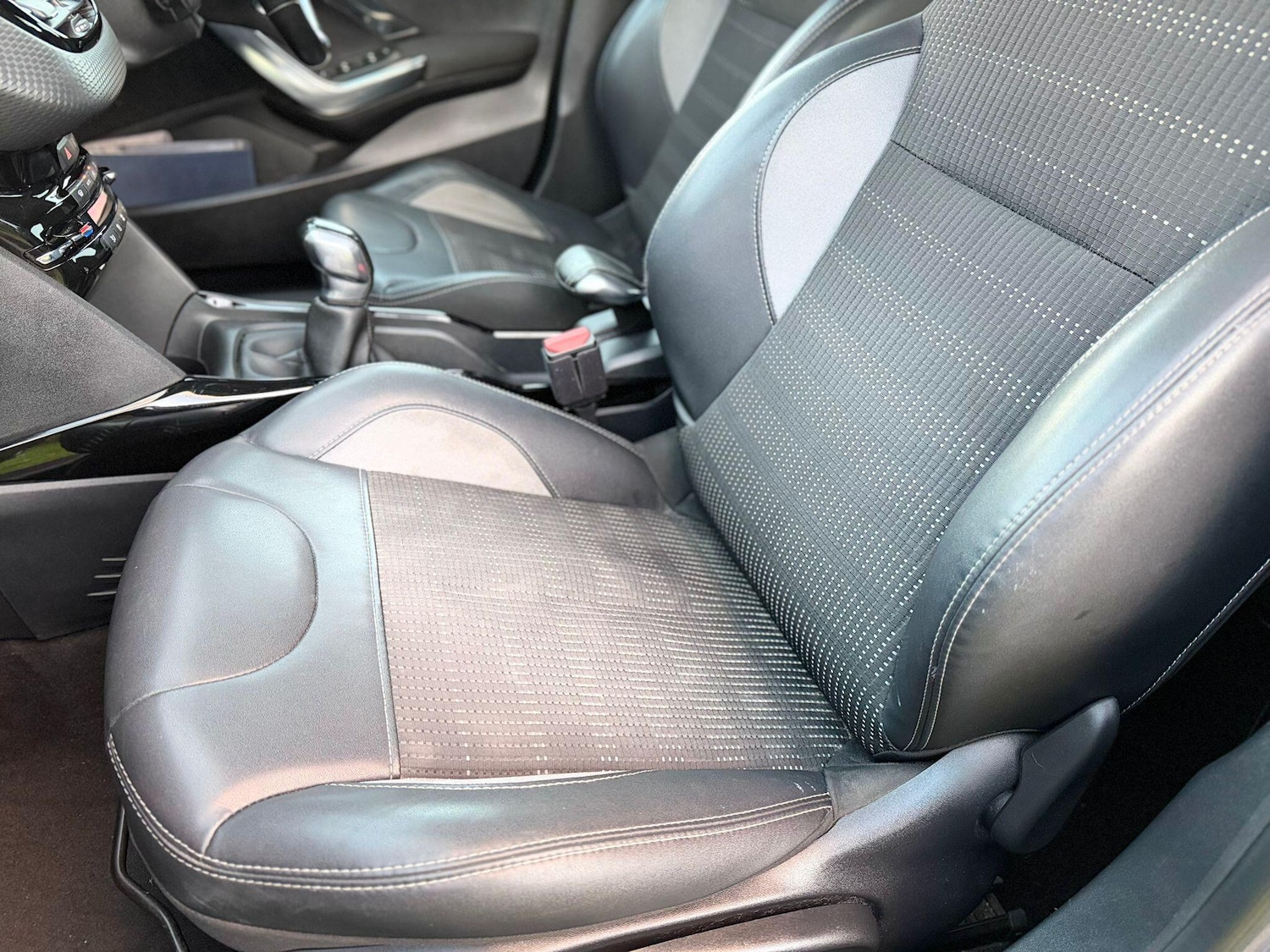 Used Peugeot 2008 2016 for sale - 76701747: Photo 47