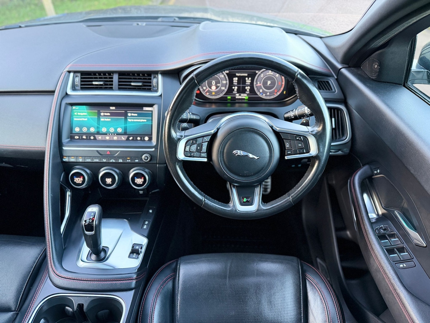 Used Jaguar E-Pace 2019 for sale - 77033997: Photo 32