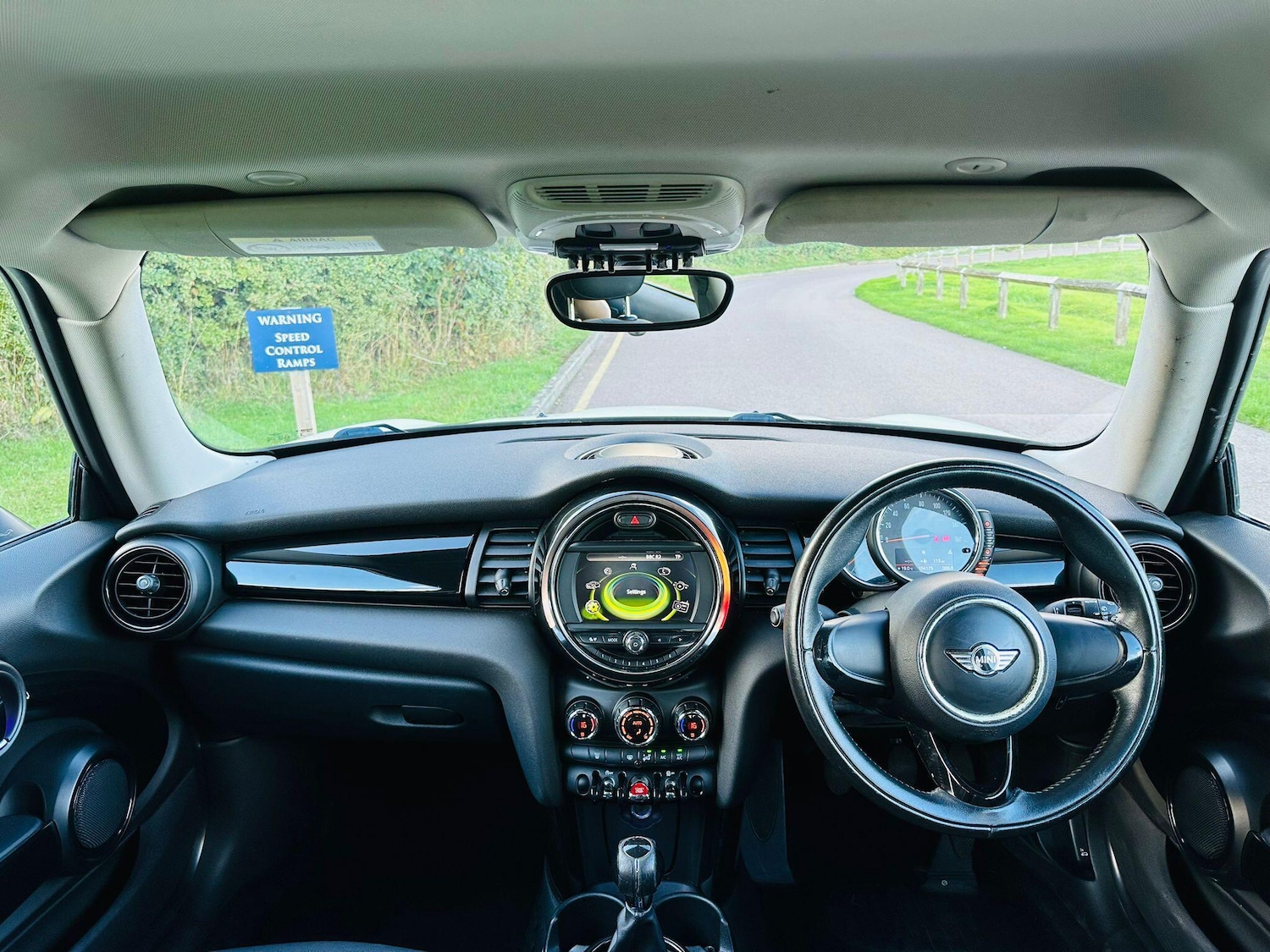 Used MINI Hatch 2015 for sale - 76688613: Photo 2