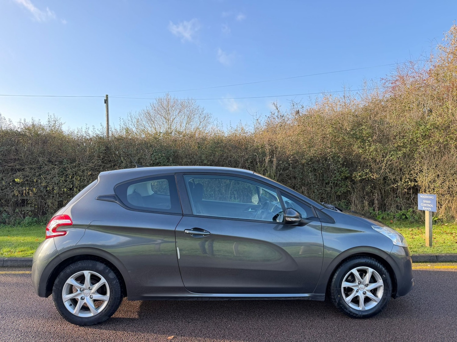 Used Peugeot 208 2014 for sale - 77033528: Photo 11