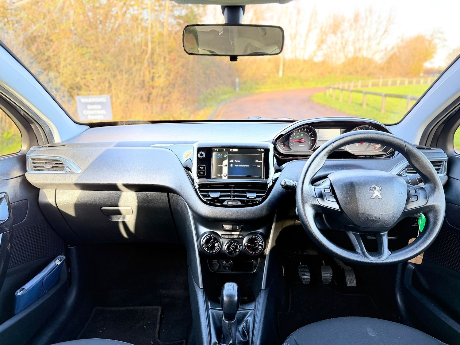 Used Peugeot 208 2014 for sale - 77033528: Photo 2