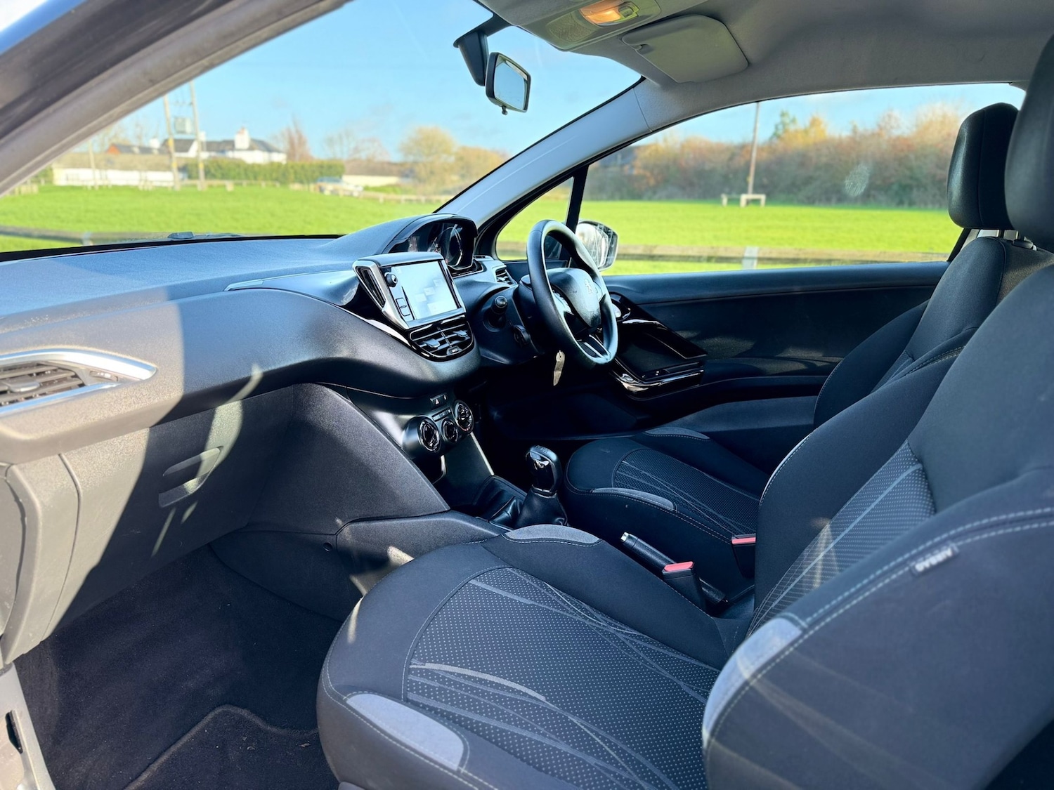 Used Peugeot 208 2014 for sale - 77033528: Photo 23