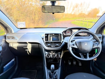 Used Peugeot 208 2014 for sale - 77033528: Photo