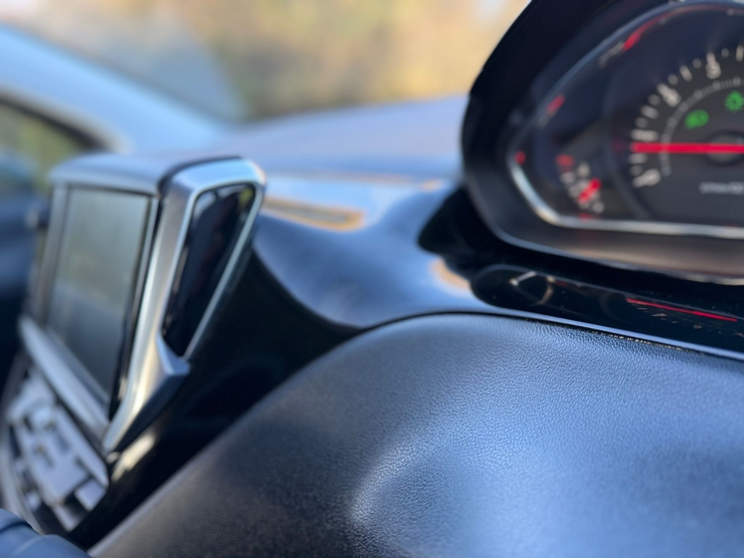 Used Peugeot 208 2014 for sale - 77033528: Photo 36