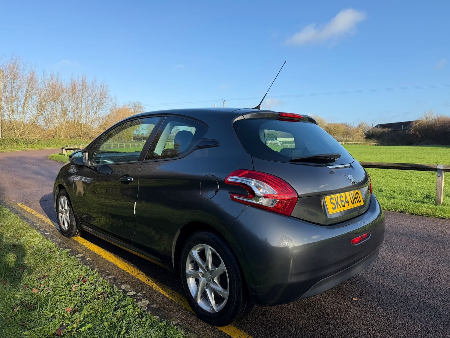 Used Peugeot 208 2014 for sale - 77033528: Photo 4