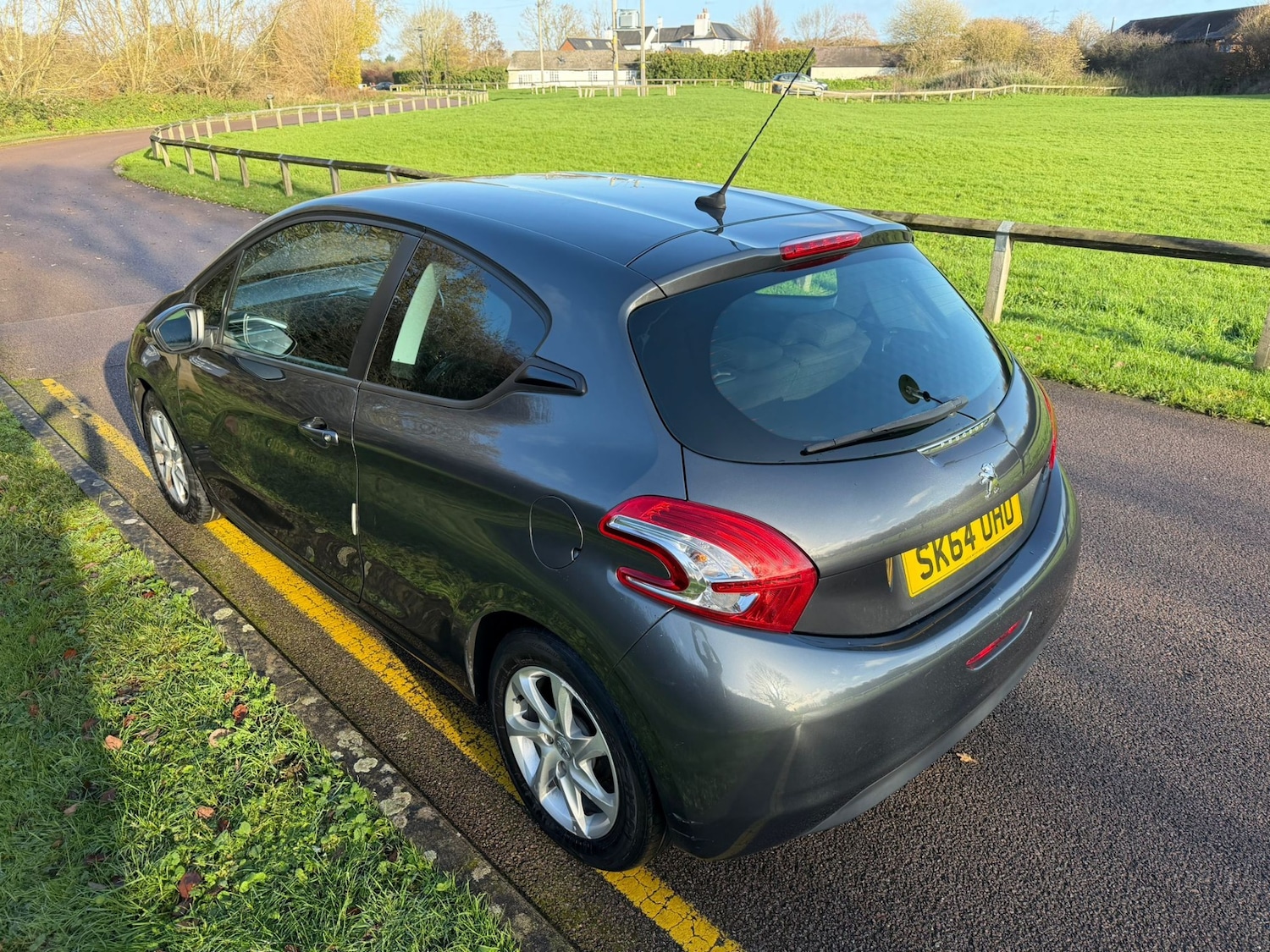 Used Peugeot 208 2014 for sale - 77033528: Photo 9