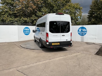 2019 - 460 EcoBlue Trend 17 Seat Minibus