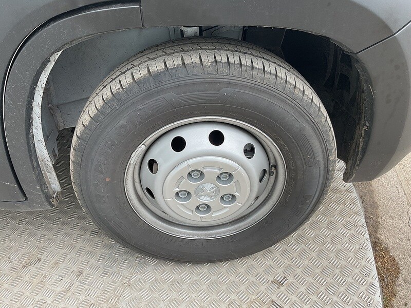 Vehicle 28