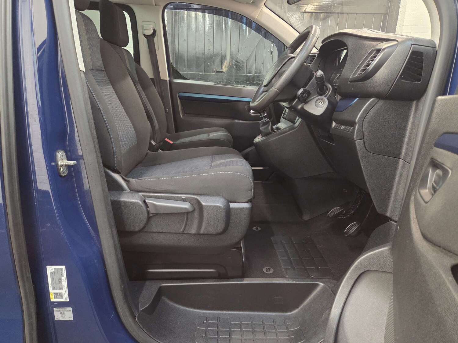 Used Peugeot Traveller 2017 for sale - 77470076: Photo 8