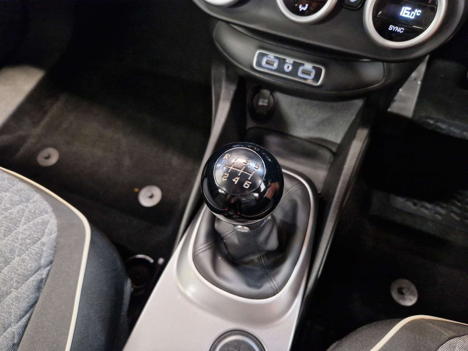 Used Fiat 500X 2018 for sale - 76600611: Photo 31