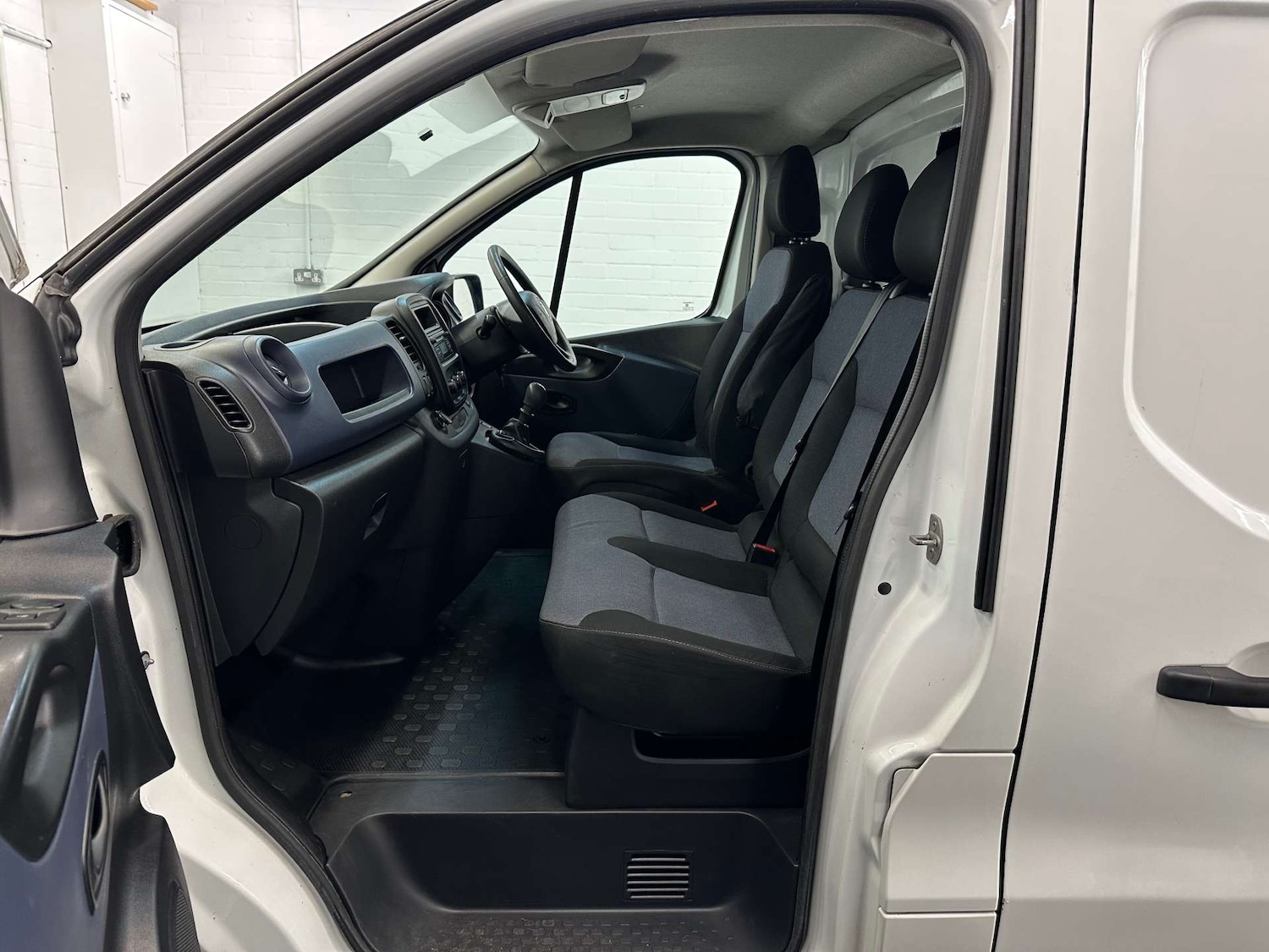Used Vauxhall Vivaro 2017 for sale - 76159793: Photo 20