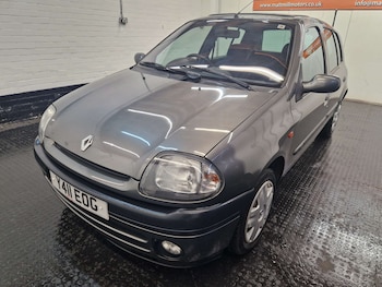 Used Renault Clio 2001 for sale - 75370785: Photo