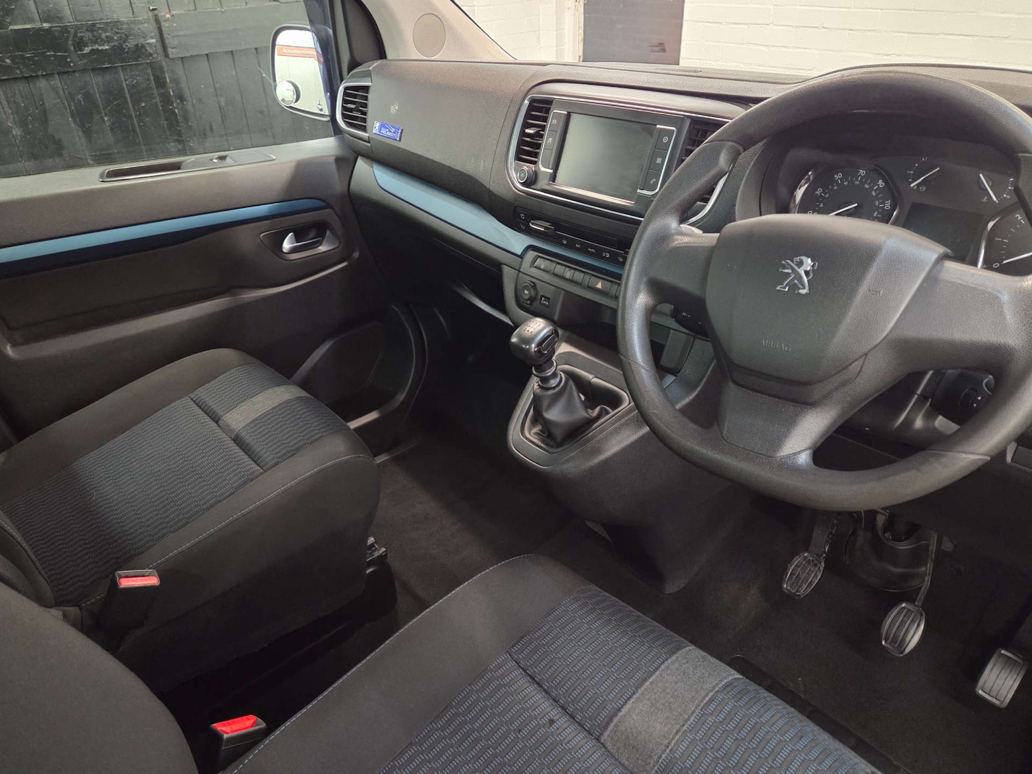 Used Peugeot Traveller 2017 for sale - 77127308: Photo 11