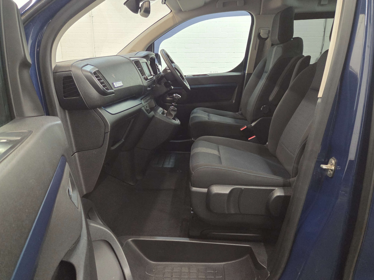 Used Peugeot Traveller 2017 for sale - 77127308: Photo 16